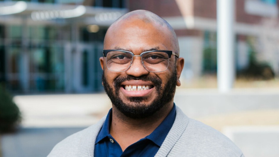 🎉 Congratulations, Dr. Raymond Jones for receiving a K-award from the @NIHAging to explore the impact of high-intensity exercise on vascular and cognitive dysfunction in older adults with HIV. @UABGeriPal loom.ly/bPeiDwQ
