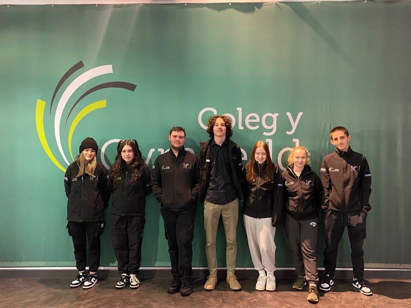 Congrats to Team Catering for dominating the #WelshCulinaryChampionships! 👩‍🍳 15 medals, 4 Best in Class AND Best College 2024! Special shoutout to Rhys and Abbie for their Junior Chef wins 🥈🥉 👉 Join the Best Catering College in Wales and apply now: cymoedd.ac.uk