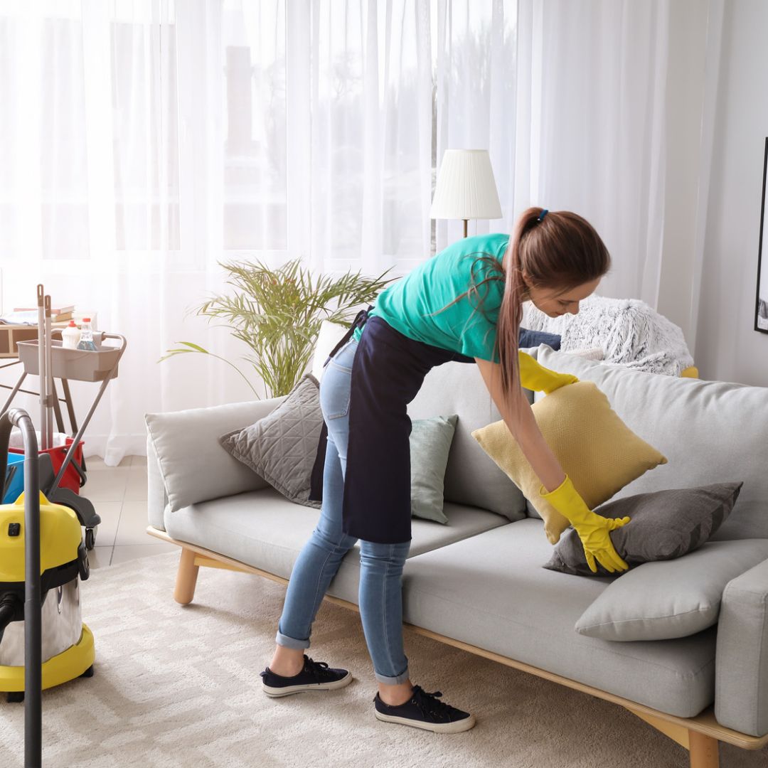 🏡 Time for a deep cleaning? 😱 Upstraight Cleaning is here to save the day! 💪 Don't delay, give us a call and let us transform your home into a clean haven. 🌟 #DeepCleaning #HomeSweetHome