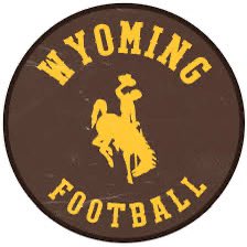 Thank you @OscarGiles95 and @wyo_football for stopping by CR this morning to check out our athletes! #RecruitCR