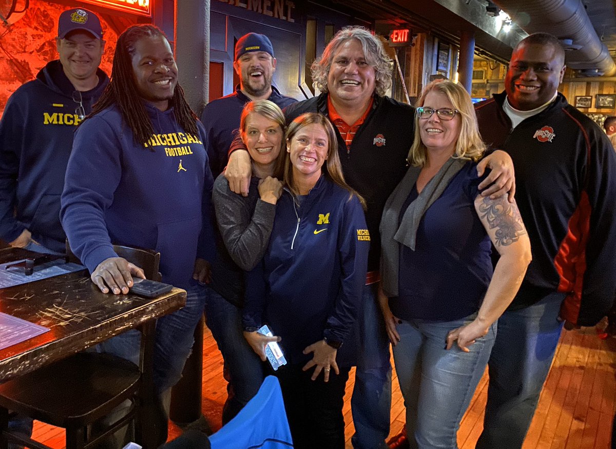 NateLewis77's tweet photo. I’m at a loss of words Tom was one of the coolest guys on this app. Even though he was a buckeye he was soooo cool. And probably only one of the few people that had as many shoes as me. Prayers for his friends and family. Rest easy my guy 🙏🏾🙏🏾❤️‍🩹❤️‍🩹 https://t.co/le1wtSia5l