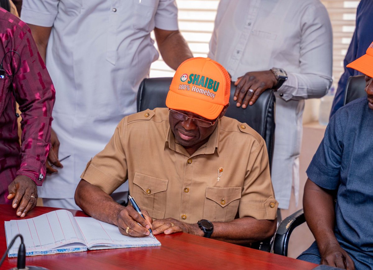 HonPhilipShaibu's tweet photo. EDO 2024: YET ANOTHER CHALLENGE!!!

As an aspirant in the upcoming 2024 governorship election, today, I submitted our Nomination Form at the Wadata Plaza, National Secretariat of our great party, the Peoples Democratic Party, in Abuja. I used the term ‘Our Nomination Form’ because the Philip Shaibu campaign represents the people of Edo.

This year's election poses another challenge because of a ploy to hand governance over to businessmen, and we are firmly rejecting that. We cannot return to Egypt and the only way is when power resides with the people, not with businessmen — as PDP declares, ‘Power to the People,’ not to business moguls alone.

I understand the workings of the Edo State government due to my experience in the legislative arm and eight years running as the deputy governor. I am not running for governor due to personal ambition but to save Edo State from businessmen seeking to take control. I am experienced and understand what our state needs in Infrastructure, Education, Creativity, Science & Technology and Social Institutions. Since I became deputy governor, everything the governor has given as an assignment, I have always delivered excellently well — Sports, Immunization, Revenue Generation — in digital form.

I thanked the Deputy National Organising Secretary of our great party, the PDP, Hon. Pascal Adigwe for the warm reception and for recognising my records and giant strides over the years. He also wished me well in my ambition to become the next Governor of Edo State.

— HPS

#HPS2024
#Edo2024
#EdoDecides2024