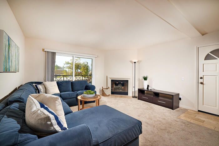 LCHomesSD's tweet photo. #JUSTLISTED
3201 Sirena Vista Way #122,
#Carlsbad, CA
1-bedroom #singlelevel #condo in #LaCosta Alta!
Call Lynn Smith at 760-519-4533 to visit this home!
La Costa Sales & Rentals
DRE #01502169
Additional info here: https://t.co/MGuaCE8cxw
#newlisting #newonthemarket https://t.co/eRckAgHzaV