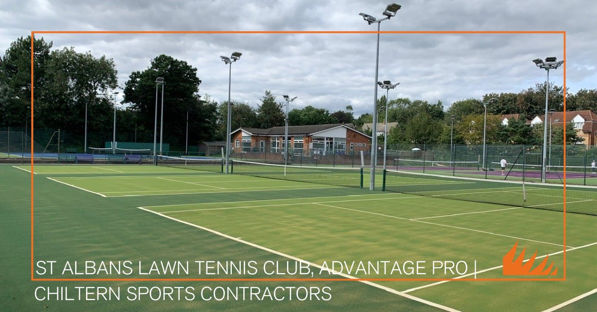 A 3 block resurface for St Albans Lawn Tennis Club using two-tone Advantage Pro. 🎾 Expertly installed by @chilternsports. ow.ly/2a8z50Quu9w #tennis #TigerTurf