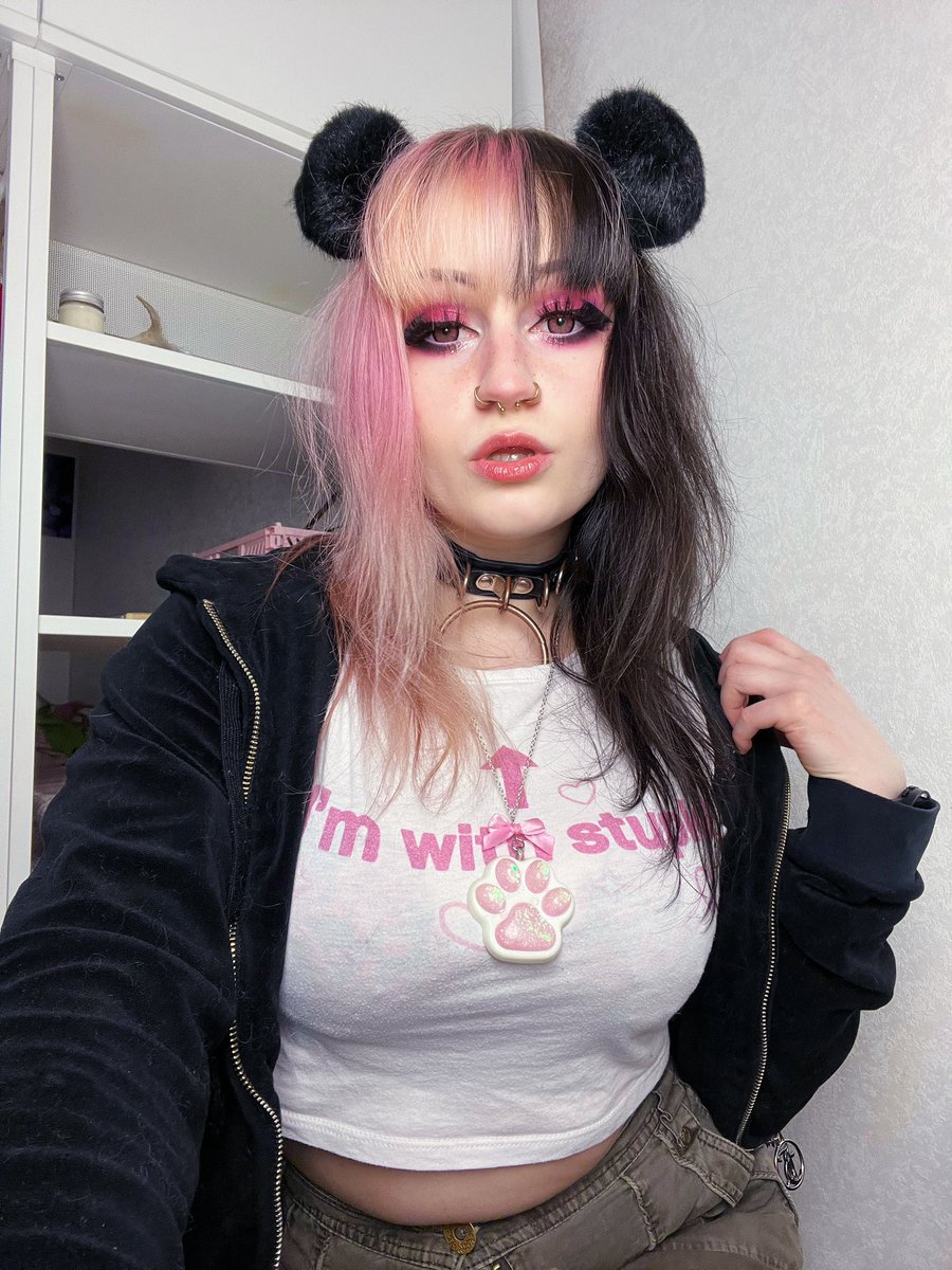 I’m making a bday cake on stream tomorrow! m.twitch.tv/maijuwu  #streamergirl #twitchgirl #gamergirl #egirl