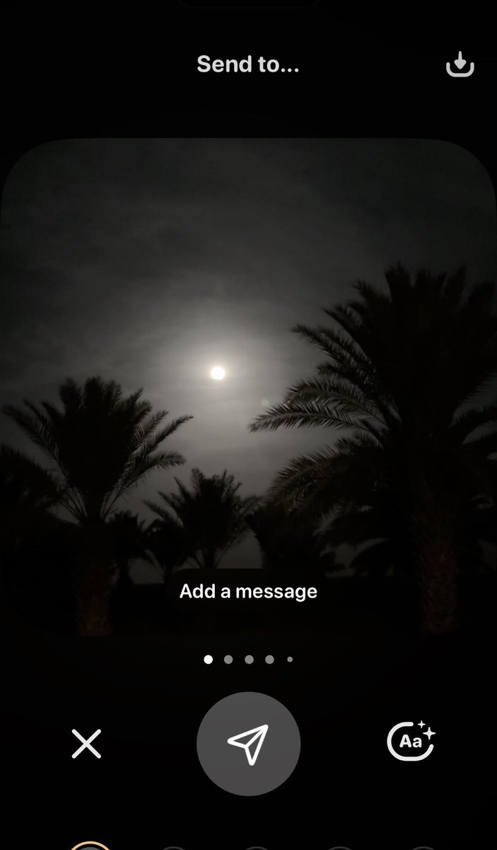 حتى انا يا سماء عندي قمر 🤍.