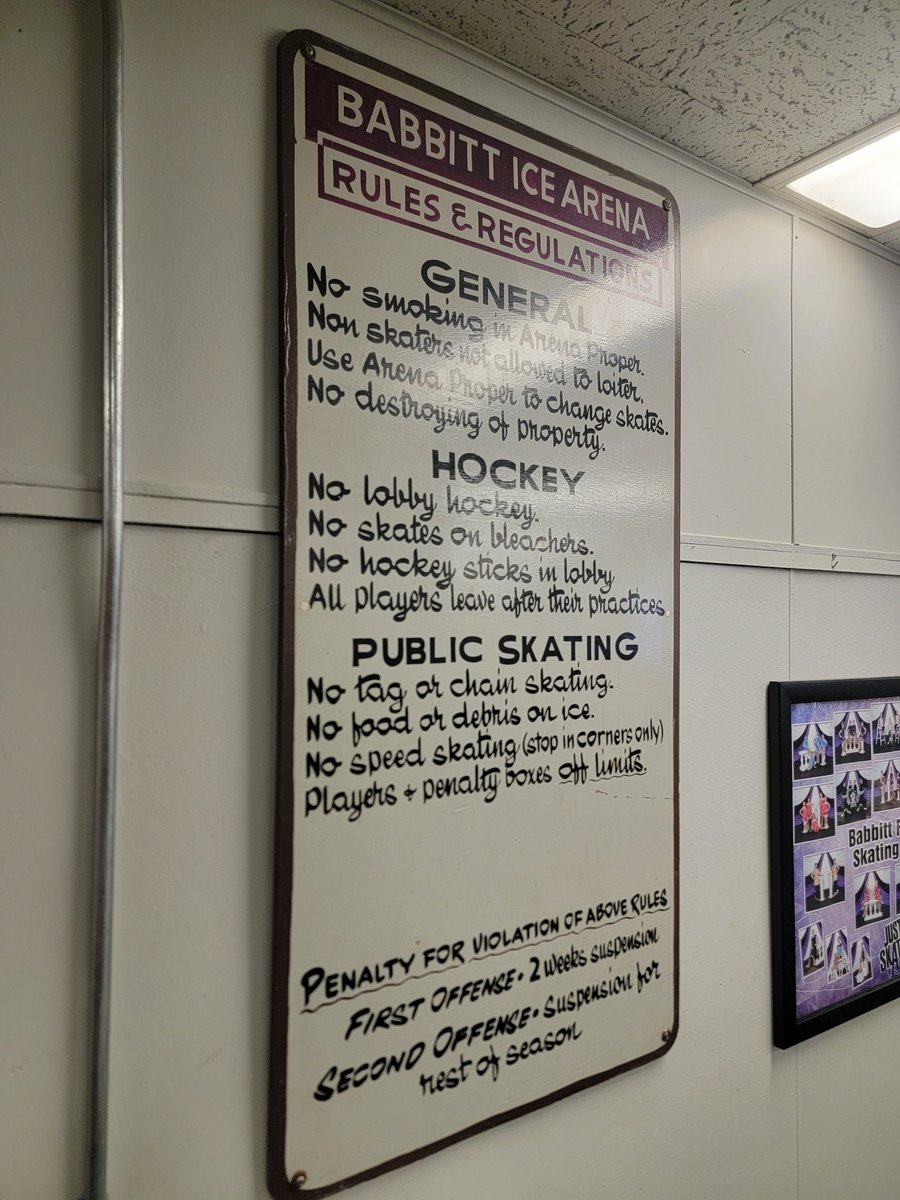VintageMNHockey's tweet photo. Babbitt, MN Ron Castellano arena - former home of Knights Hockey &amp; 1980 USA hockey Olympian Buzz Schneider. Rink has similar interior &amp; exterior appearance of old Columbia &amp; Silver Bay Arenas

##HDM2024 road trip https://t.co/0yZP2A8wQH