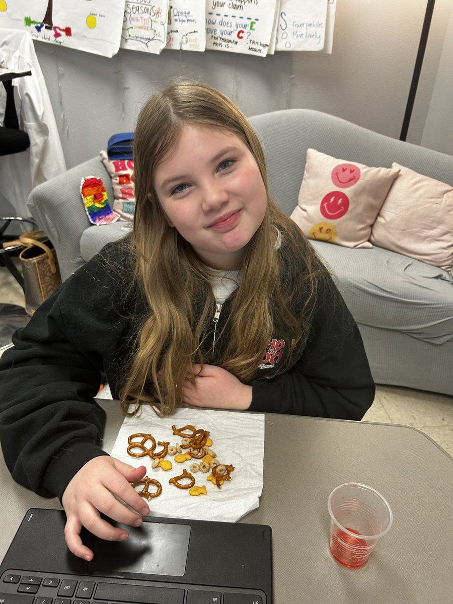 Mrs. Jones tweet media