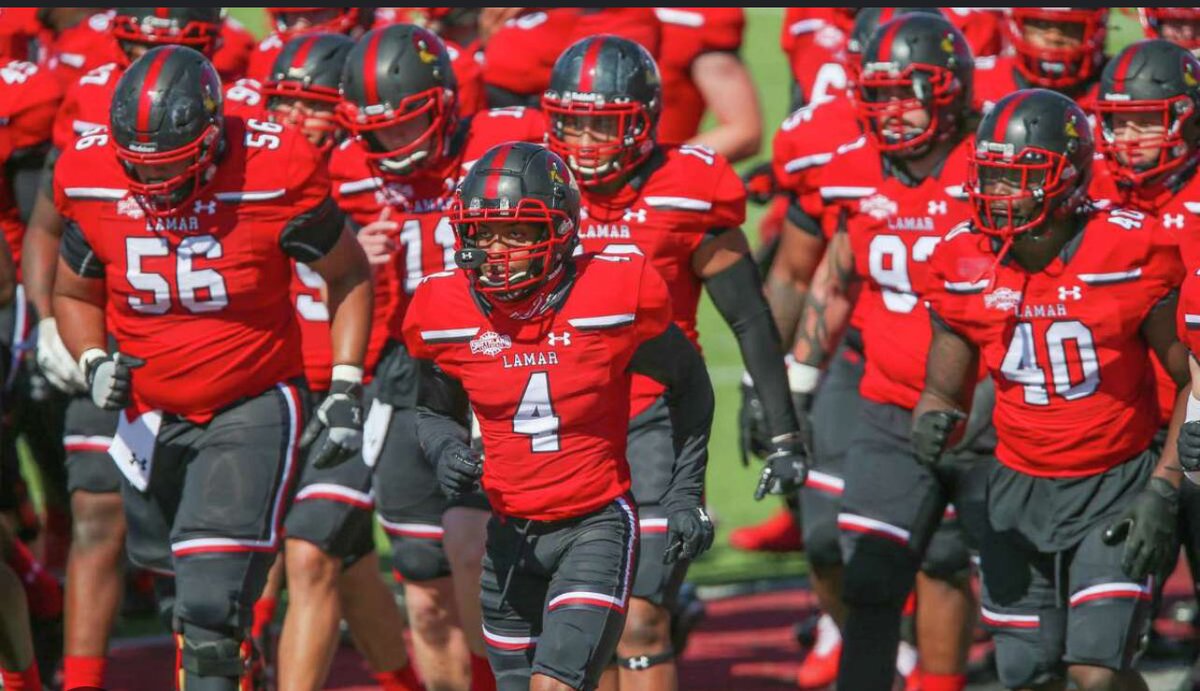 Truly blessed to receive my first offer from Lamar university🖤❤️ #BOOMTOWN @coachfreddiej @Coach_Cannata @LegacyTitanFB @7MichaelBishop @LamarFootball @THopkins75 @CoachReed06