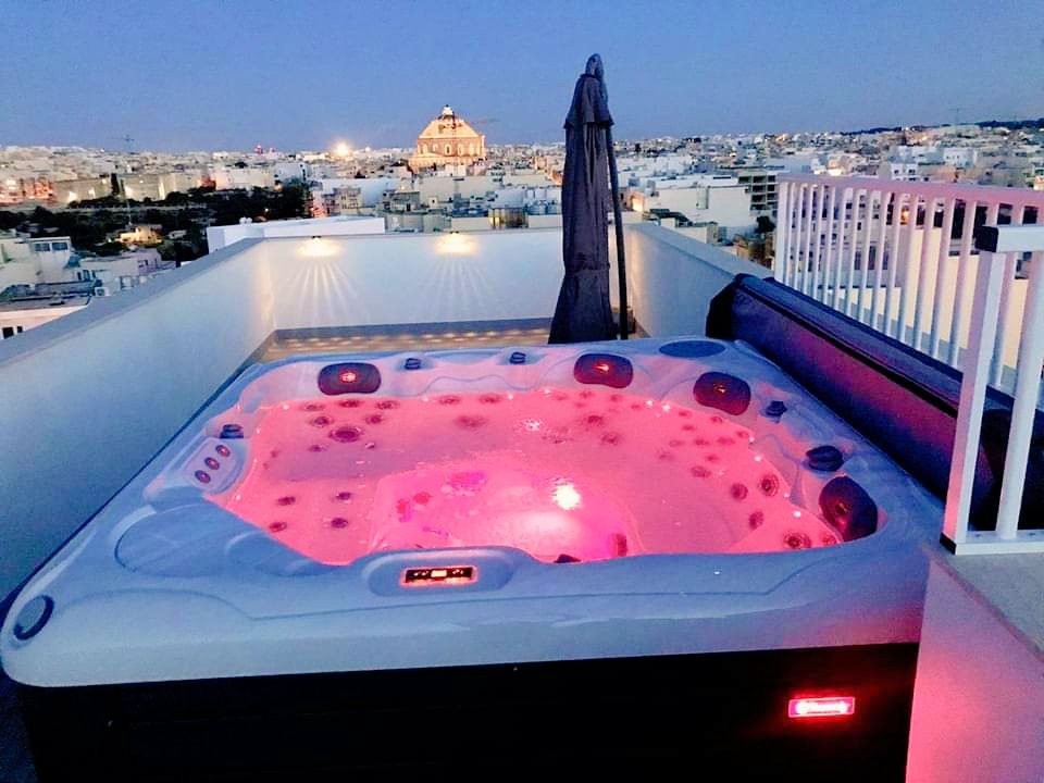 LtdPools's tweet photo. We at Paradise Pools Ltd are taking orders as part of our annual Spa for Valentines Day Offers. Spas at specially discounted prices. Your Superior Wellness Spa is only a phone call away. Call us now on 21466860 #spa4valentines #paradisepoolsmalta #superiorwellness https://t.co/4NBJpu52gZ