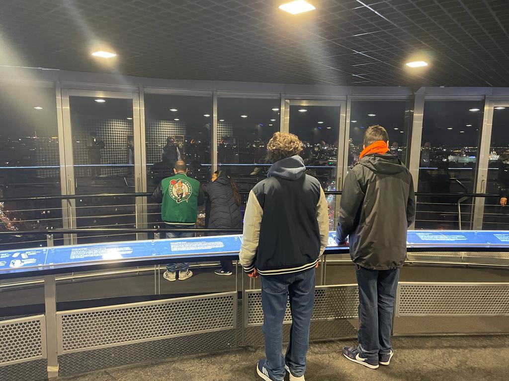 atelma_es's tweet photo. El sábado pasado, el grupo de ocio #Divertel, Juveniles, acudió a visitar el Faro de Moncloa.
#TELenguaje
#movimientotel #ocio #atelma https://t.co/yQLcNqzWT4
