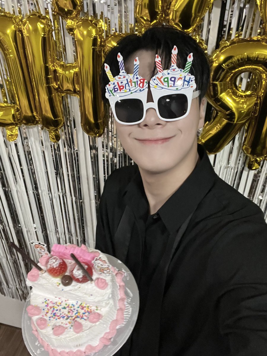 ASTRO_OVO_'s tweet photo. 빈이땜에 울다가도 결국엔 웃어 보고싶다 https://t.co/5YZNYjQWAc