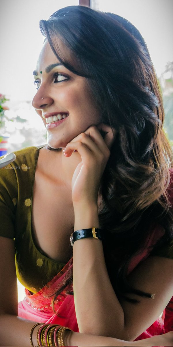 GEtIdfHasAAarYL?format=jpg&name=medium