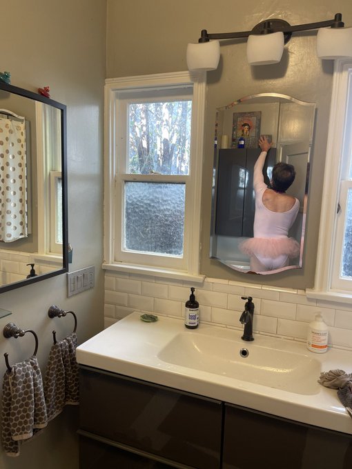 You, when I&rsquo;m doing my makeup. https://t.co/96xqLeao4L