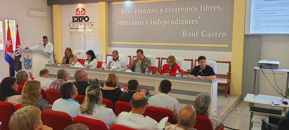 dms_holguin's tweet photo. Inicia en el Recinto Ferial ExpoHolguín el Balance Anual de Salud Pública de la Provincia Holguín. Con la presencia del Ministro de Salud Pública de Cuba @japortalmiranda. Director Provincial de Salud Dr.Yamell Verdecia Reyes demás autoridades de la provincia https://t.co/SZiapLfx0G