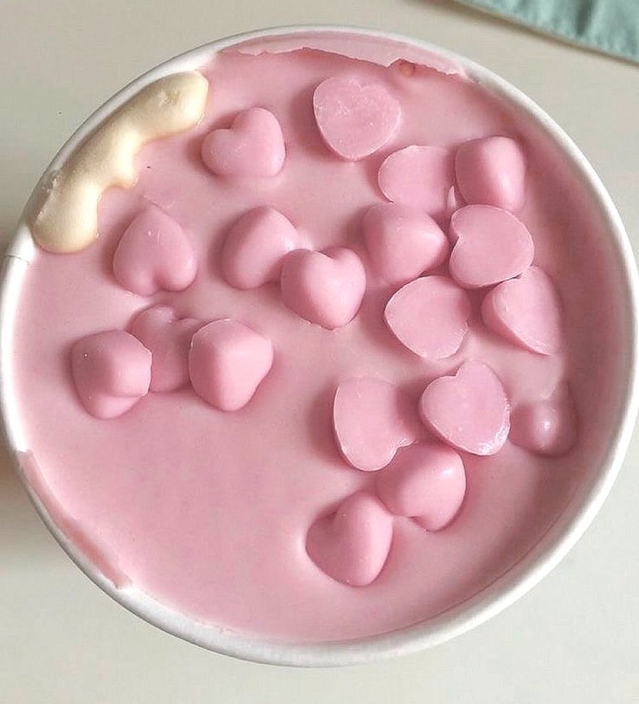 heartipink's tweet photo. ben &amp; jerry’s valentine’s day ice-cream https://t.co/3qHcp5ZQ1e