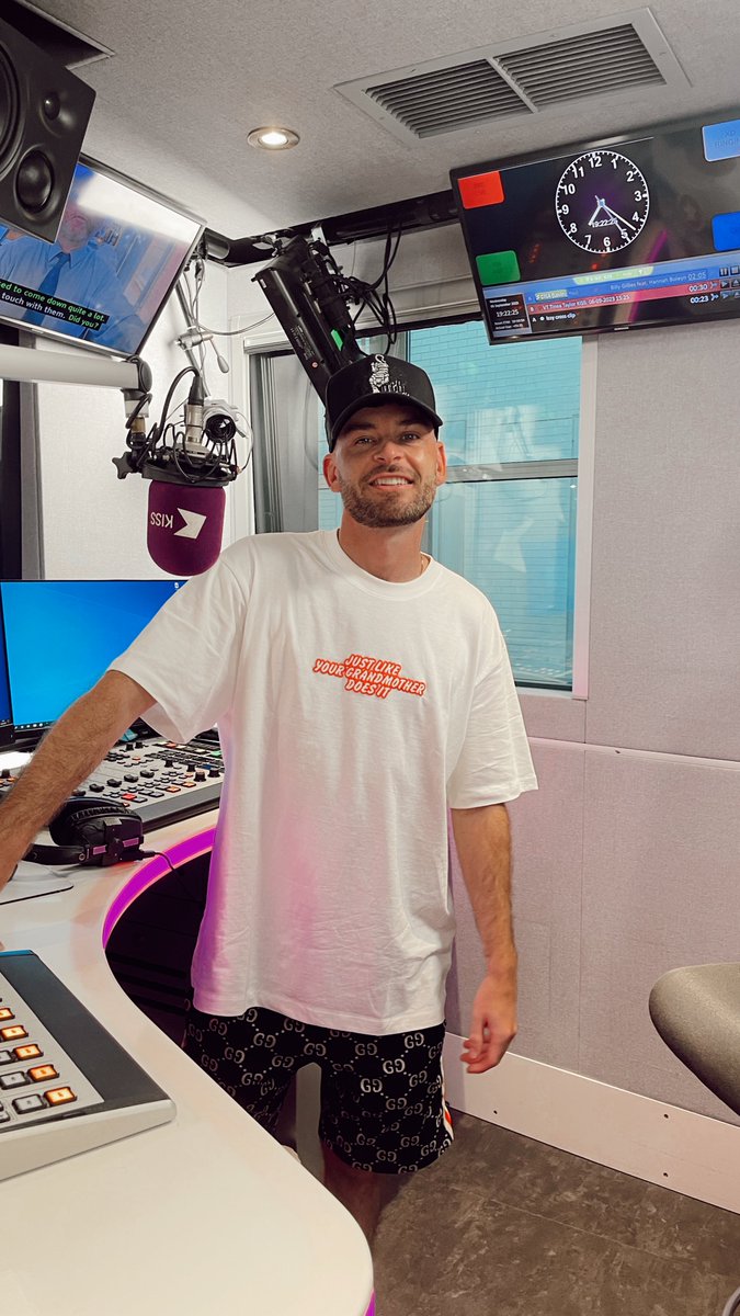 DJ S.K.T tweet media