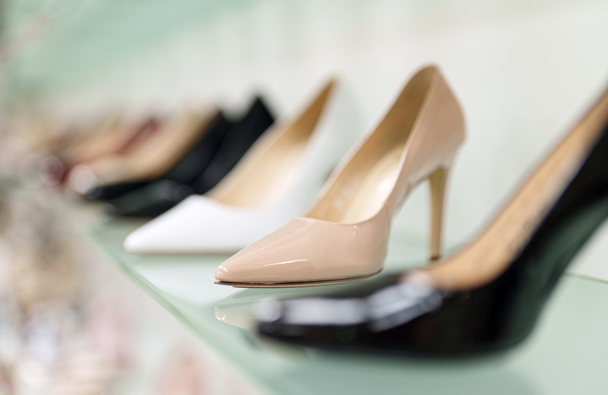 ITAMachines's tweet photo. 👞✨ Love shoes and leather? 🇮🇹 Fun fact: Italian manufacturers supply over 50% of the world's shoe and leather goods machines! 🌍🛠️ Elevate your production, design, and craft with precision and Italian excellence. 👠🌐 #ItalianMachinery #EngineeredwithPassion #MachinesItalia https://t.co/2Y8KBUvvRX