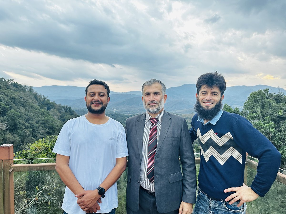 DrShujaul's tweet photo. gave a seminar speech on "Climate change a burning issue; let's think about future of our plants" at XTBG, Menglun, Yunan China. https://t.co/IqeRIgQzuR