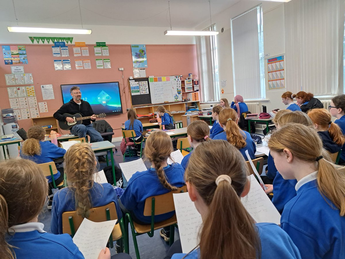 Not every day, we get to work with a music legend- Mr Peter O'Toole from the Hot House Flowers. 5th & 6th Class in both @NaomhColmcille6 and St Joseph's are working on a very special project, together with Music Generation Tipperary!
Watch this space!