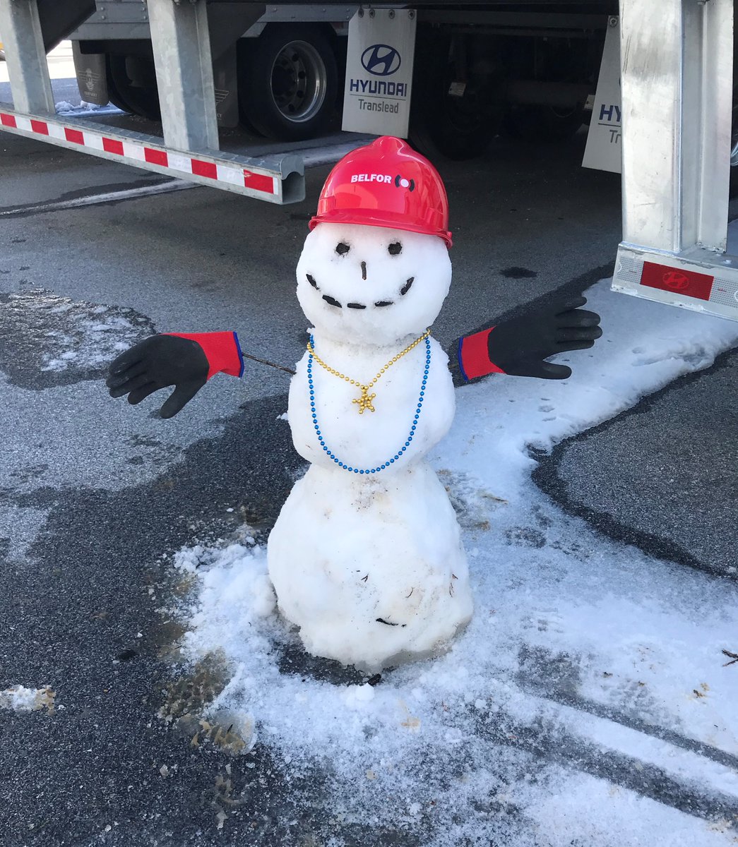 BELFORGroup's tweet photo. Safety is a top priority for the #BELFORTeam - even our snowmen! ββοΈ https://t.co/XpOmyicI8R