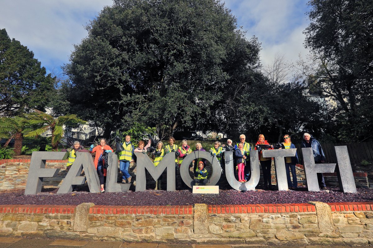 Falmouth's pride of place and sense of community is most evident through the team of Love Falmouth volunteers. Want to get involved? Sign up to help out regularly or at one-off events. Find out more here 👉 bit.ly/2IcMV0R #lovefalmouth #falmouthvolunteers