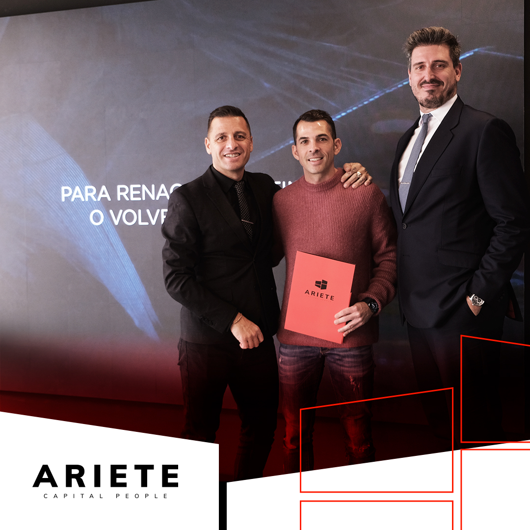 📸 Recibimos la visita de 𝗩𝗶́𝗰𝘁𝗼𝗿 𝗦𝗮𝗻𝗰𝗵𝗲𝘇, líder de #ArieteCapitalPeople. El exjugador del <a href="/RCDEspanyol/">RCD Espanyol de Barcelona</a> ha acudido a nuestra sede, en la #TorreGlòries, para reunirse con su #CapitalManager.

¡Un placer tenerte con nosotros, Víctor!

🌐arietecapitalpeople.com
