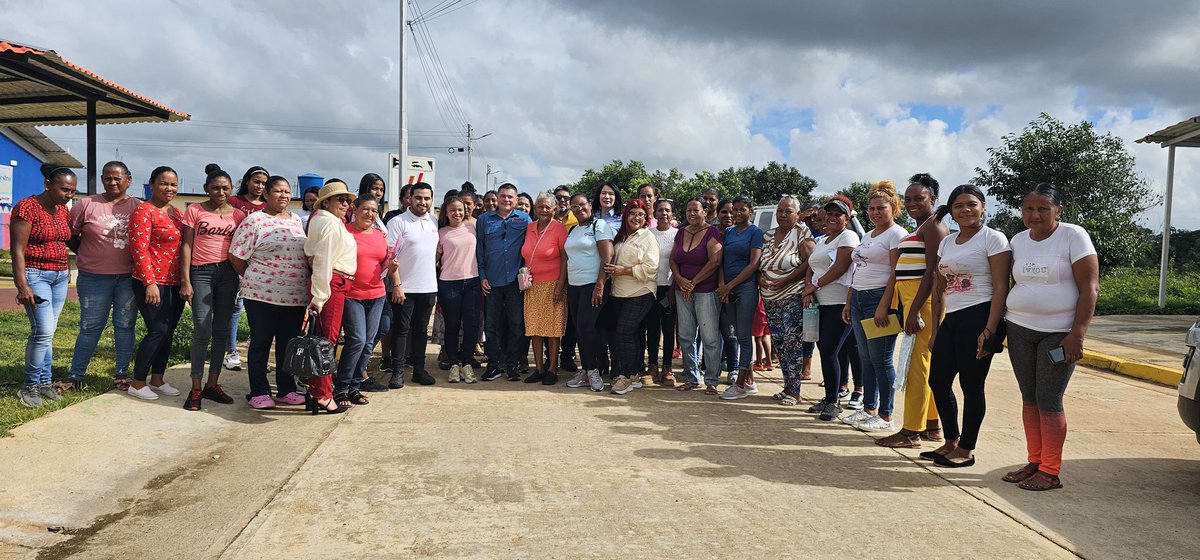 WuikelmanAngelP's tweet photo. El accionar del Inces en las comunidades da cuenta de la territorialización de nuestra formación ajustada a las realidades concretas y cercano al entorno 

#DiálogoYDiplomacia https://t.co/9vUiZ920PP