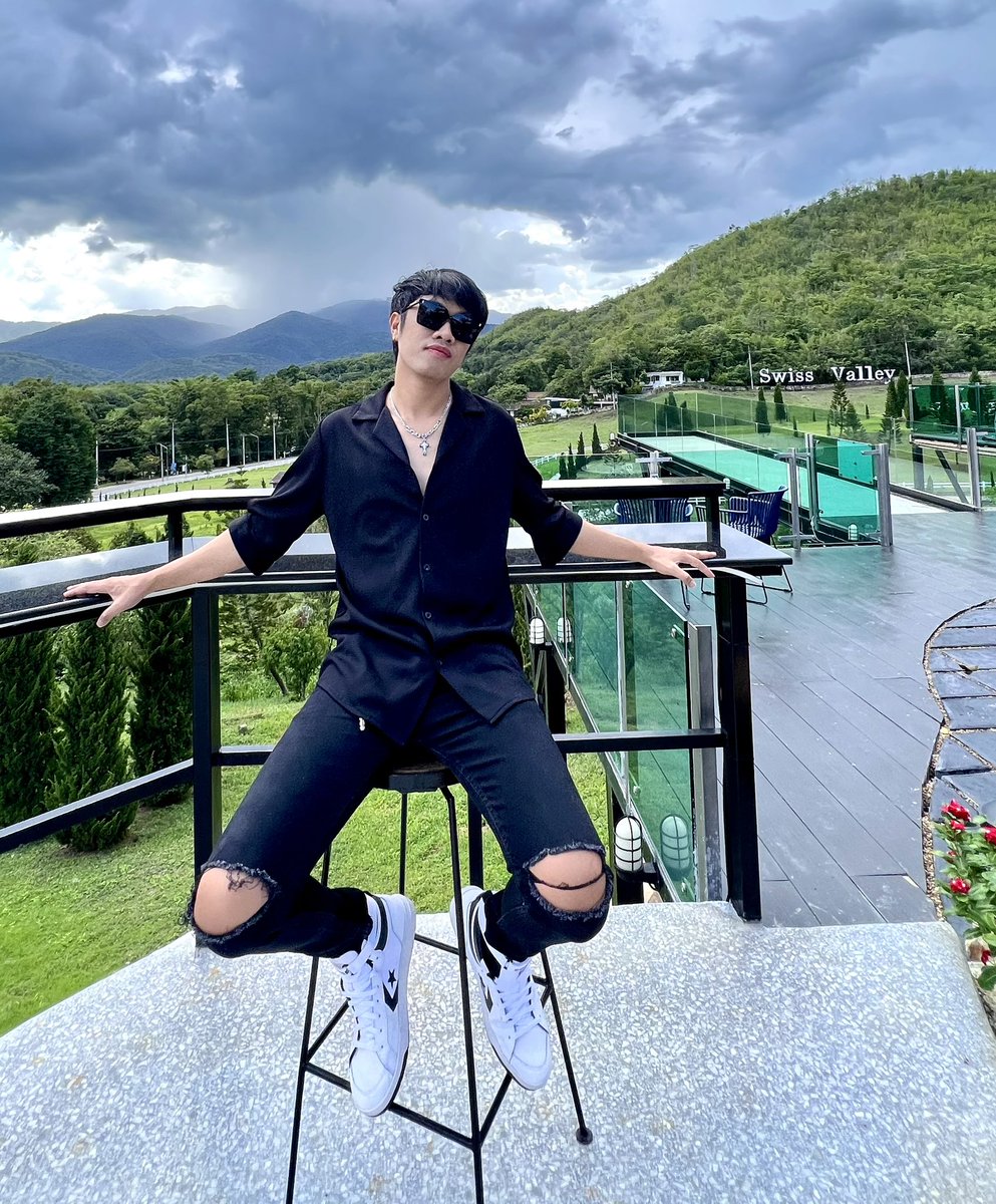 Chaselike tweet media