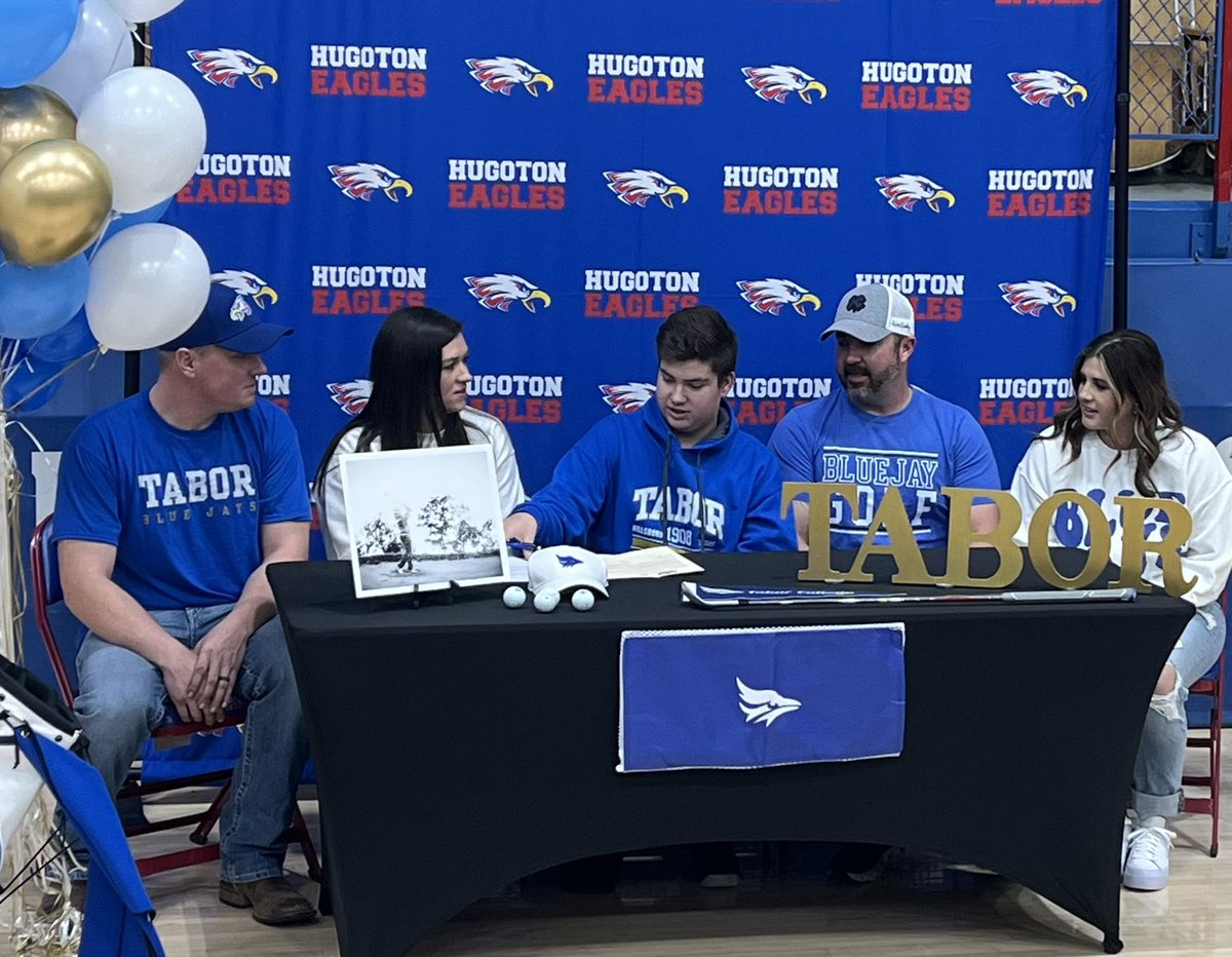 HugotonEagles's tweet photo. Congratulations to Ayden Harper on signing to golf at Tabor next year!
#WeR210 https://t.co/Xmy1ZHbwlZ