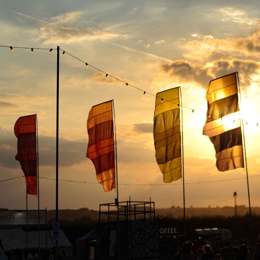 We're getting ready for @thebigfeastival 2024. Who else do you want to see on the line-up?

#FeastivalFlashback #GoodMusic #GoodFood #GoodTimes #DownOnTheFarm #BigFeastival #CheeseHub