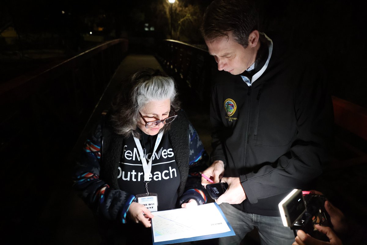 Starting at 5am @sanmateoco began conducting our One Day Homeless Count. Over 300 volunteers at 10 deployment sites will cover 180 Census tracts in the County. Thanks to all of the volunteers, community-based organizations and cities for assisting in this effort. @LifeMovesOrg