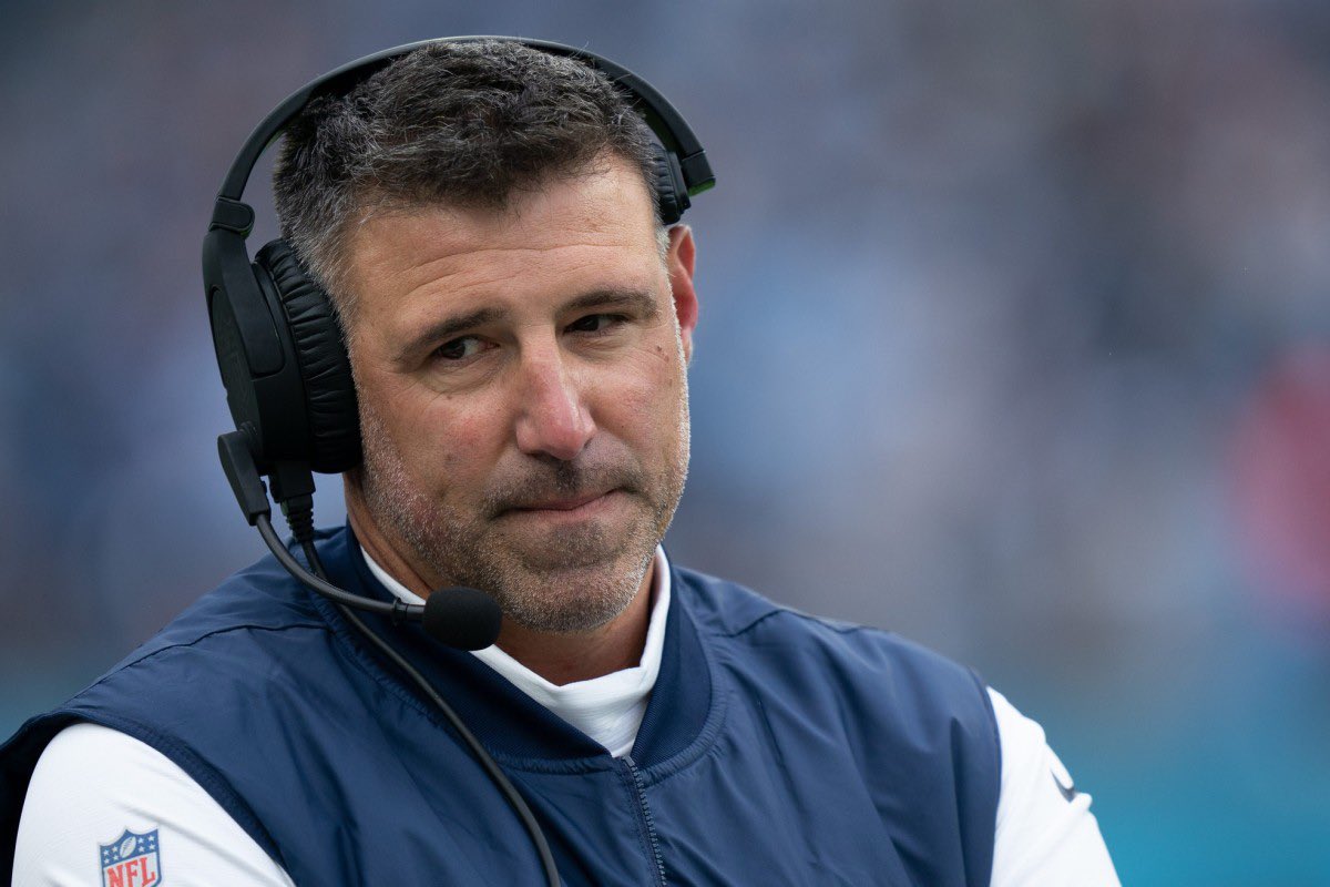 IKE_Packers's tweet photo. All the good coaching jobs are going to be taken soon with a lot of talent left on the table, like Vrabel, who will need to decide if he wants to be a head coach of a bad team or coordinator on a good team. He’d get a much better job in the future if he comes to GB and wins a 🏆 https://t.co/Kvh8PYXhIT