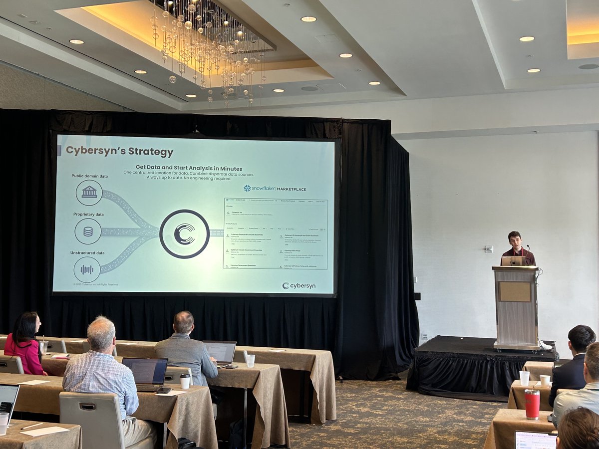VK_Data's tweet image. Today at @battlefinmiami, @rgaisford  teamed up with @CybersynInc  to talk about how they were able to combine VK's Refined data from the @SnowflakeDB  Marketplace with additional data sets to improve the accuracy of their data model. #battlefin #discoverydaymiami  #datamodels