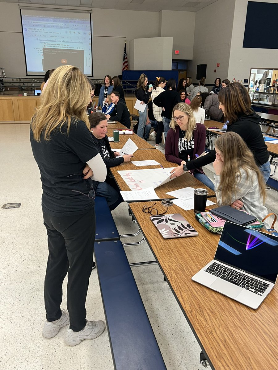 awlsmo's tweet photo. Staff working early this morning to βempower students to be future ready.β #BeAGeneral #communicationandcollaboration #POG https://t.co/ElvT606emW