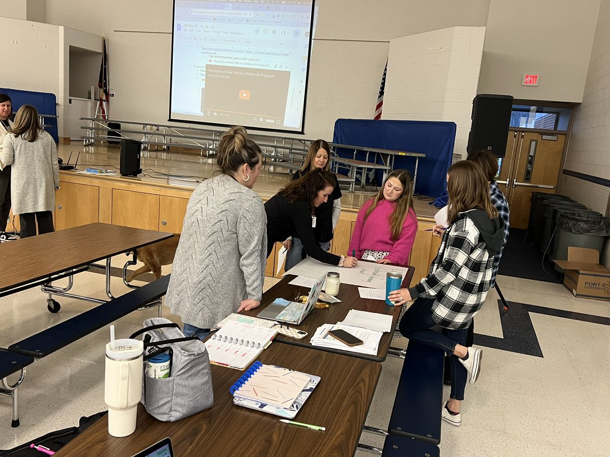 awlsmo's tweet photo. Staff working early this morning to βempower students to be future ready.β #BeAGeneral #communicationandcollaboration #POG https://t.co/ElvT606emW