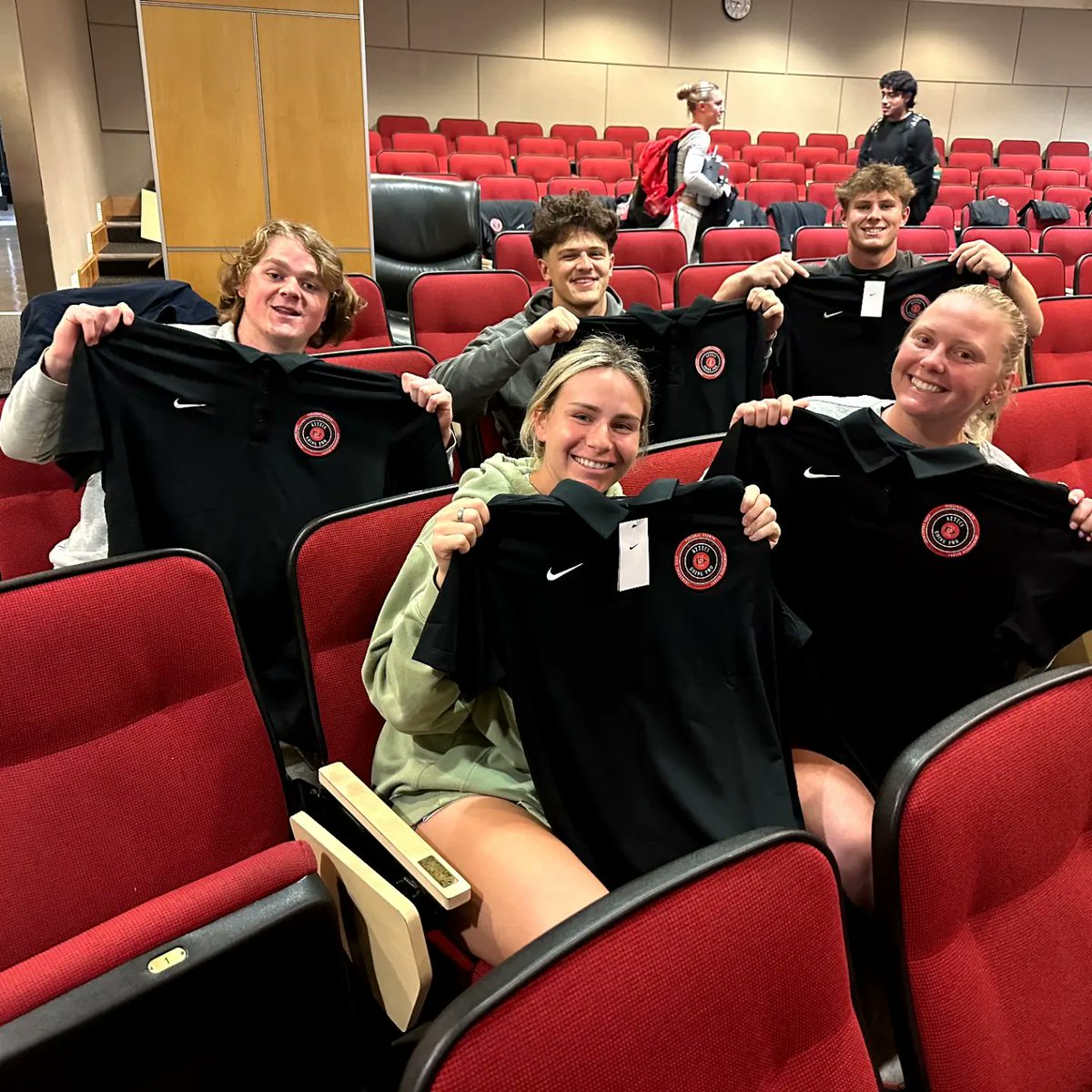 AztecsGoingPro's tweet photo. Thrilled to equip our junior class with the official AGP gear, perfect for their upcoming professional development events! A big shoutout to Angie Garza for her dedicated efforts in making this fantastic gift a reality.💥#MoreThanAnAthlete
#AztecsGoingPro #GoAztecs #JuniorJourney https://t.co/6TvcY7z2M8