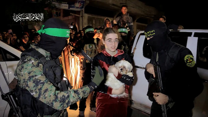 IndiaToday's tweet photo. Israeli hostages impregnated as Hamas captives to take call on abortion: Report

Israeli women held as hostages and got pregnant from being raped by their #Hamas captors in #Gaza will take a call on whether they want to keep their baby or terminate the pregnancy upon their release, reports said.

#Israel 

https://t.co/ZyRlhtUirS