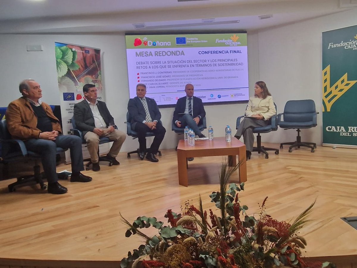 🍓🚜 El director gerente, <a href="/jocaalma/">Jose Carlos Alvarez</a> destaca en la mesa redonda del proyecto  <a href="/Life4Donana/">LIFE4Doñana</a> sobre frutos rojos, el concepto indivisible de agua-agricultura-alimentación, el esfuerzo inverso de la <a href="/AndaluciaJunta/">Junta de Andalucía</a>  en materia hídrica y el apoyo público a través de las OPFH al sector.
