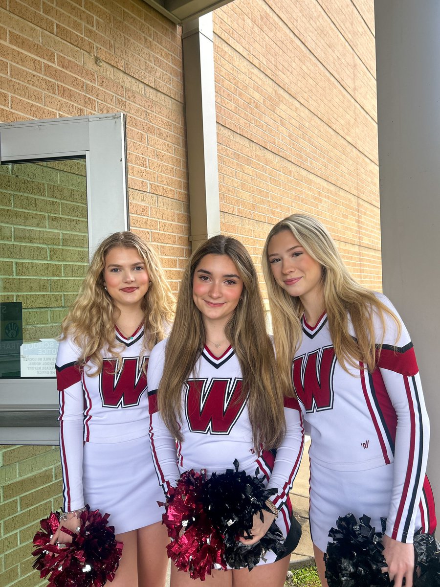 Weiss Cheerleading tweet media