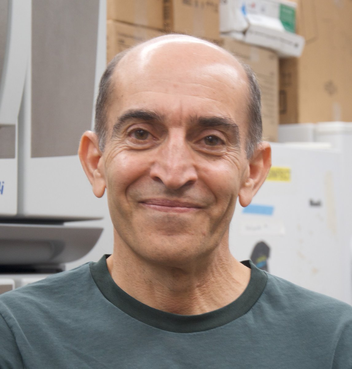 SAVE THE DATE! for our Genetics Seminar on 01/30/24 at 11:30am from Dr. Danesh Moazed, presenting 'Epigenetic Inheritance and Chromatin-associated RNA Decay. ' Link below.... medicine.yale.edu/event/gensem01… All @Yale affiliates welcome!