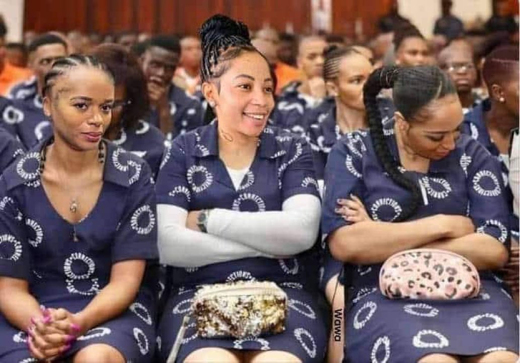 Man’s NOT Barry Roux tweet media