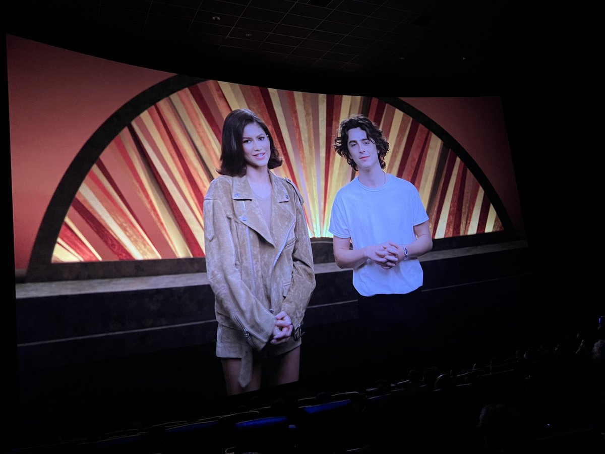 ThatChrisGore's tweet photo. The Dune: Part Two preview was amazing. Can’t wait to discuss it on the @FilmThreat livecast. #DunePart2 #Dune2 #DuneMovie  https://t.co/Mf48UbLIct https://t.co/ydRRiR7AIu