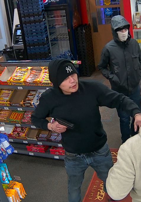 Police issue arrest warrants for robbery suspect, seek assistance identifying second suspect                  

The Edmonton Police Service is seeking the public’s assistance in locating one suspect and identifying another in an armed robbery from early Ja…
