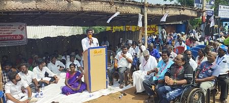 BreakingDglNews's tweet photo. நிலக்கோட்டையில் மாற்றுத் திறனாளிகள் தா்னா https://t.co/2xMo5n88EV https://t.co/p5UmKyRhQK