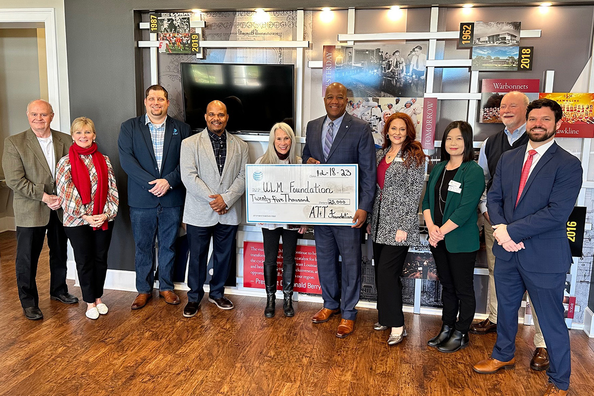 We're honored to support the Centennial Scholars Program at @ULM_Official to provide students & families with digital literacy skills. ulm.edu/news/2024/att_…