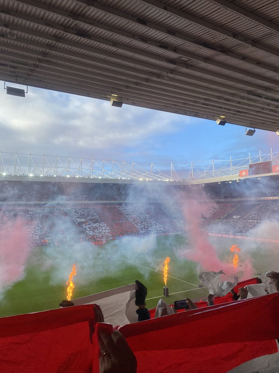 MattyDix1's tweet photo. “outside noise” according to micheal beale. he’ll never get it, he’ll never get us and he will never be one of us #BealeOut #safc https://t.co/20ZJYlVv9X
