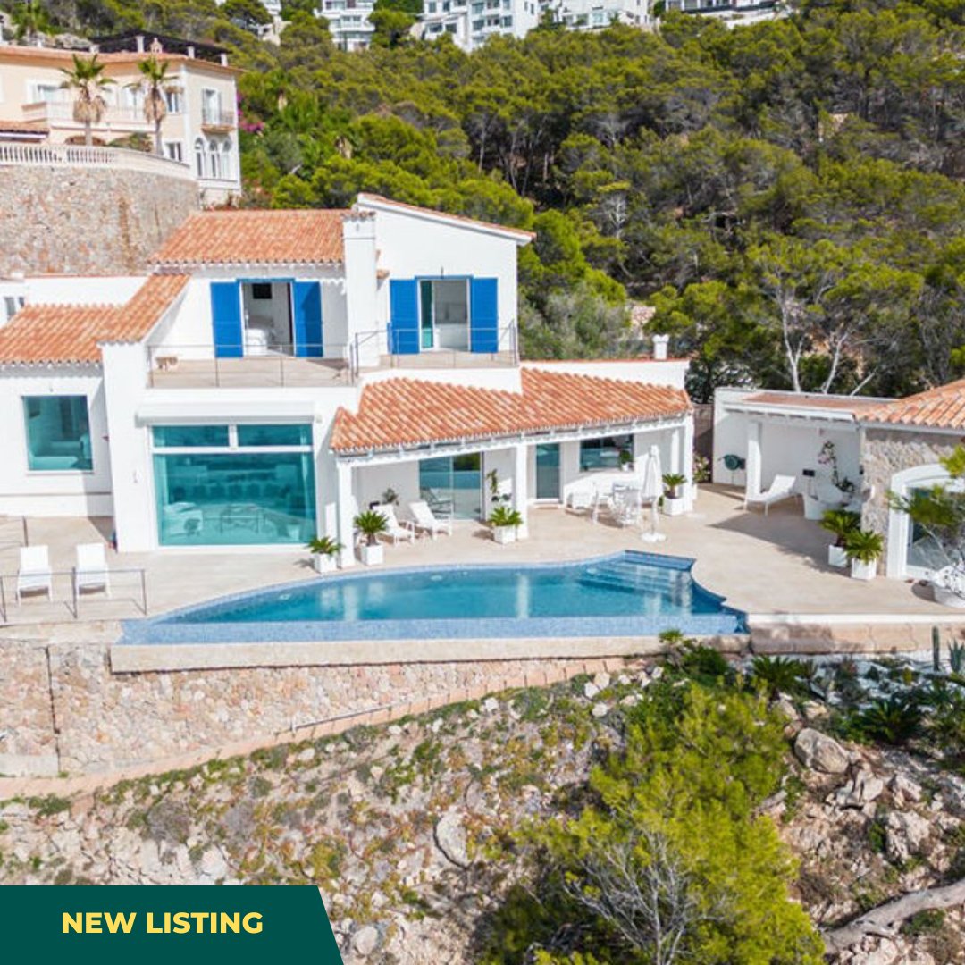 Stunning designer villa on the seafront, overlooking the nature reserve of Dragonera Island and spectacular sunsets.

Designed by Pedro Otzoup, with open spaces, high ceilings, wooden beams and fluidity between indoors and outdoors. 🏠 Ref N° 77739