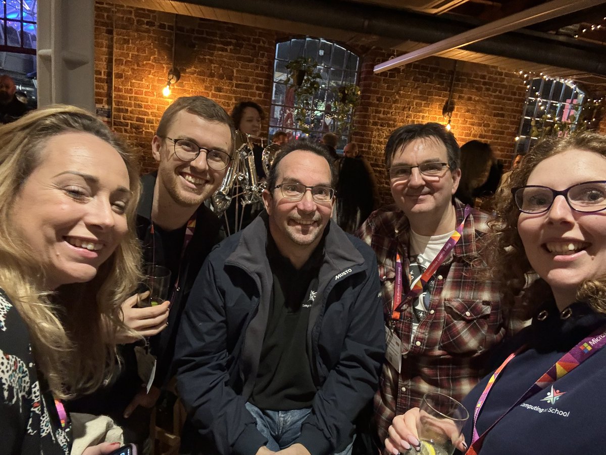 So nice to see people in person! Finishing my 2 days at @Bett_show with some socialising @BenGUpNorth @MrAHarrisonCS @TigWilliams @PrimaryWest96 @HananSonya @computingchamps @mberry @MsBClarke @caschat_uk