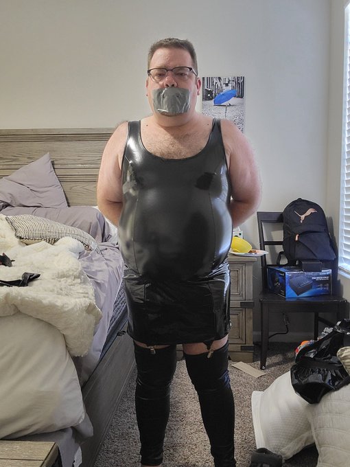 Should I stay gagged until 3 pm mountain time? https://t.co/9YZovPbSIl<a href="/tag/bondage"class="tags"><span>#bondage</span></a><a href="/tag/gagged"class="tags"><span>#gagged</span></a><a href="/tag/submissive"class="tags"><span>#submissive</span></a><a href="/tag/gaybondage"class="tags"><span>#gaybondage</span></a><a href="/tag/ropebottom"class="tags"><span>#ropebottom</span></a>